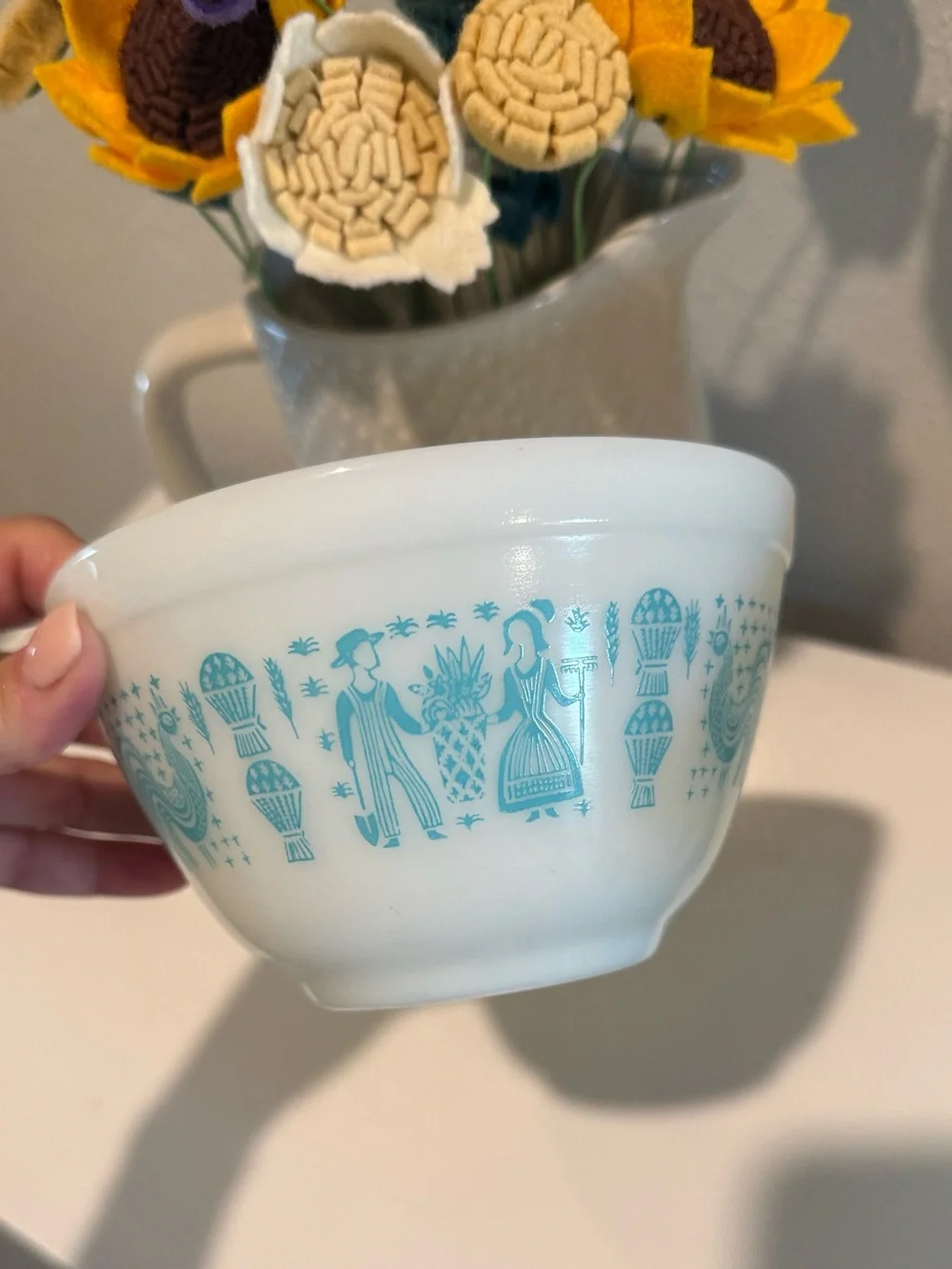 **Stunning** Butterprint Pyrex vintage mixing bowls, 404–401